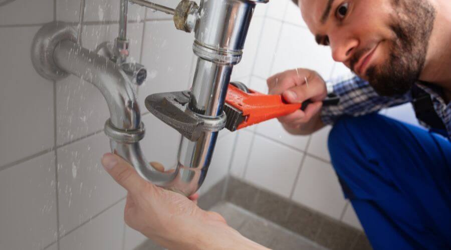 Expert burst pipe repair services in Sulligent, AL